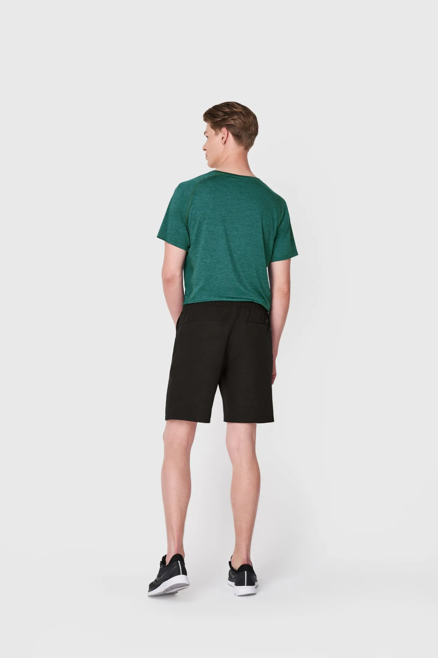 FWD Men's 8" Woven Shorts