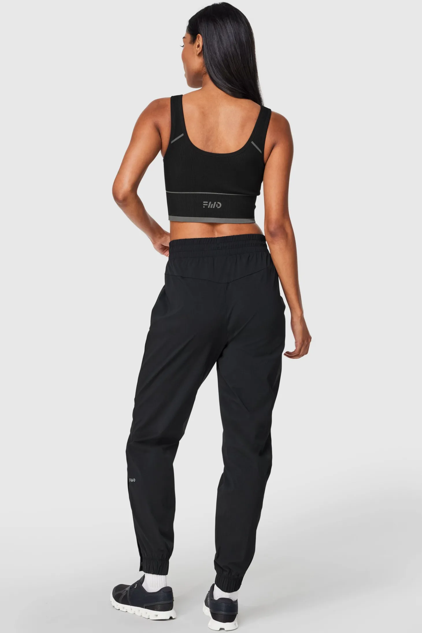 FWD Women's Seamless Light Support Logo Bra